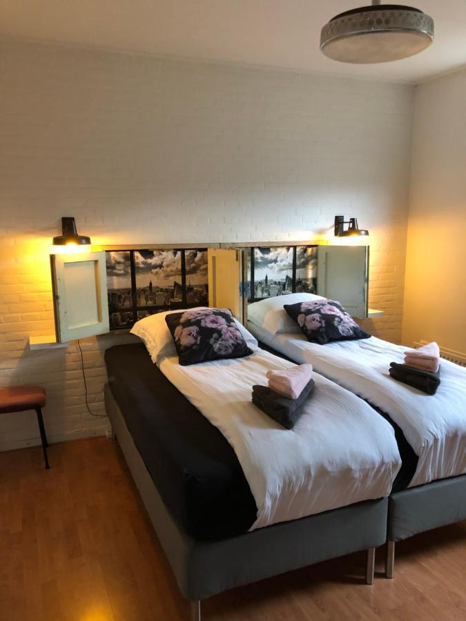 Gastenverblijf Door De Poort Tilburg Exteriör bild