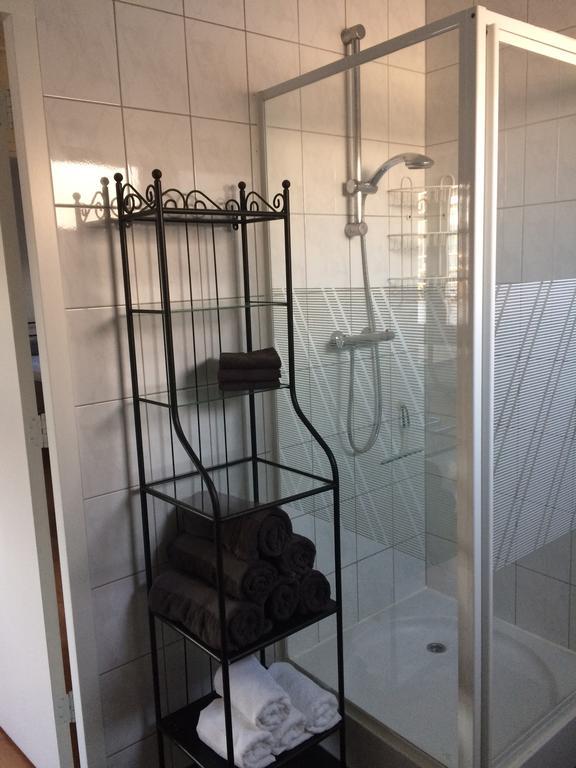 Gastenverblijf Door De Poort Tilburg Exteriör bild