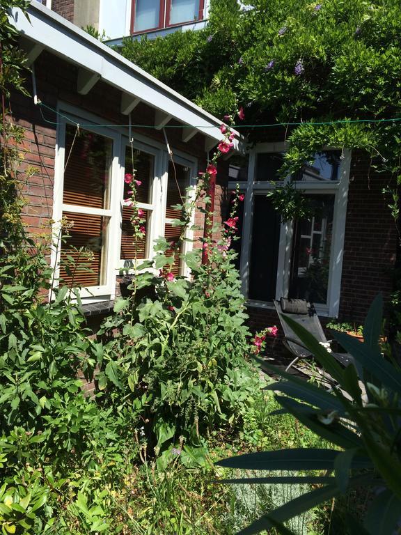 Gastenverblijf Door De Poort Tilburg Exteriör bild