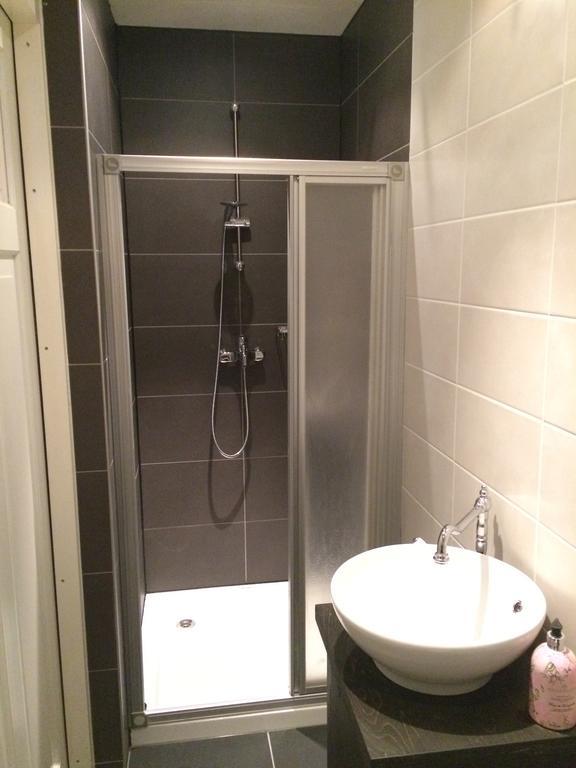 Gastenverblijf Door De Poort Tilburg Exteriör bild