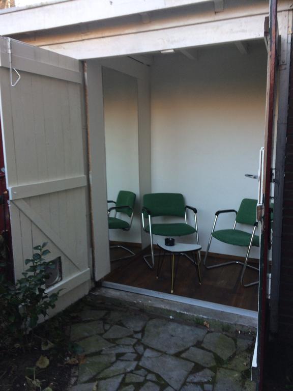 Gastenverblijf Door De Poort Tilburg Exteriör bild