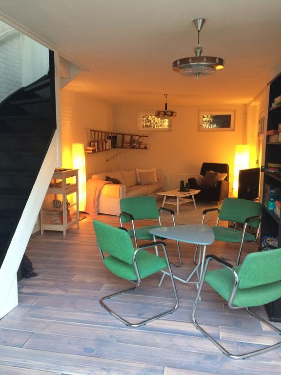 Gastenverblijf Door De Poort Tilburg Exteriör bild