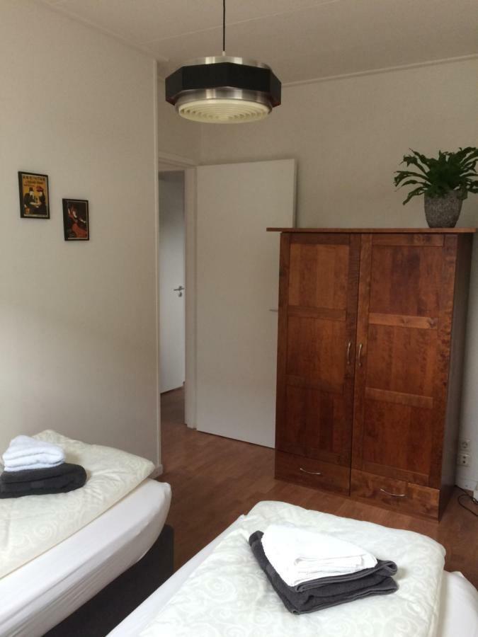 Gastenverblijf Door De Poort Tilburg Exteriör bild