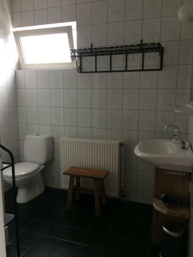 Gastenverblijf Door De Poort Tilburg Exteriör bild